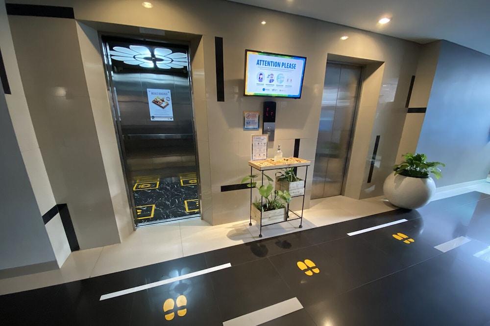 Hotel Fortunagrande Seturan Yogyakarta Maguwo Екстериор снимка