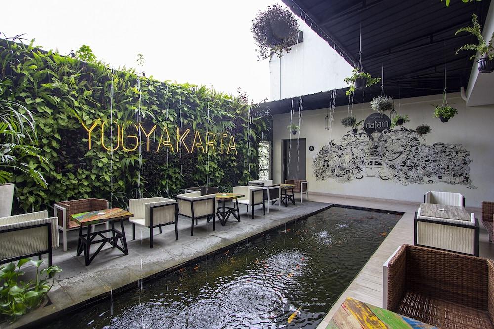 Hotel Fortunagrande Seturan Yogyakarta Maguwo Екстериор снимка