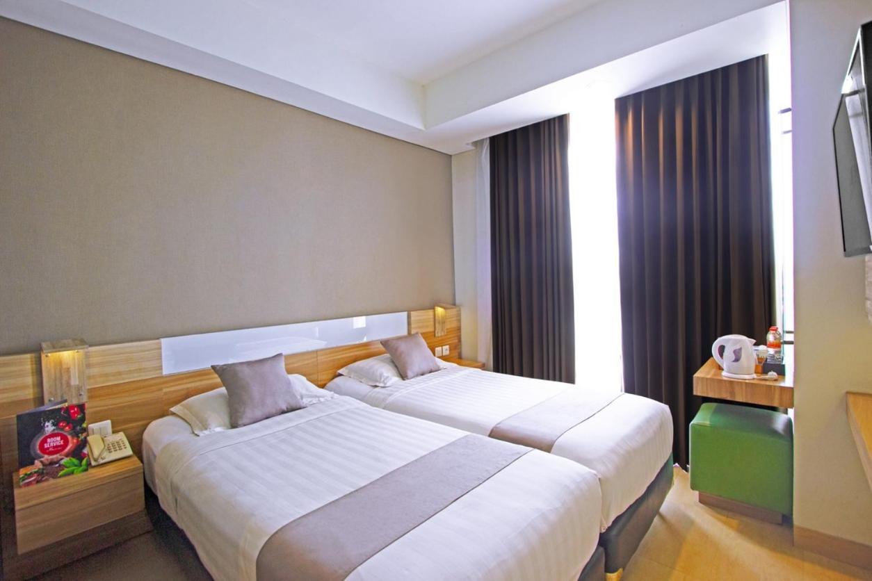 Hotel Fortunagrande Seturan Yogyakarta Maguwo Екстериор снимка