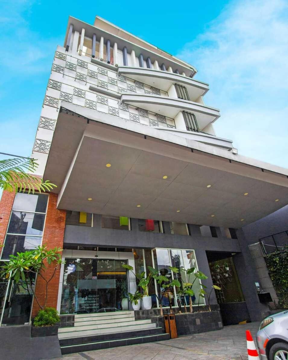 Hotel Fortunagrande Seturan Yogyakarta Maguwo Екстериор снимка